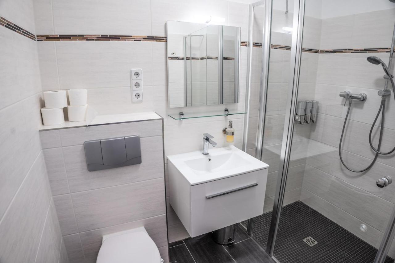 One Way Apartment Berlin Bagian luar foto