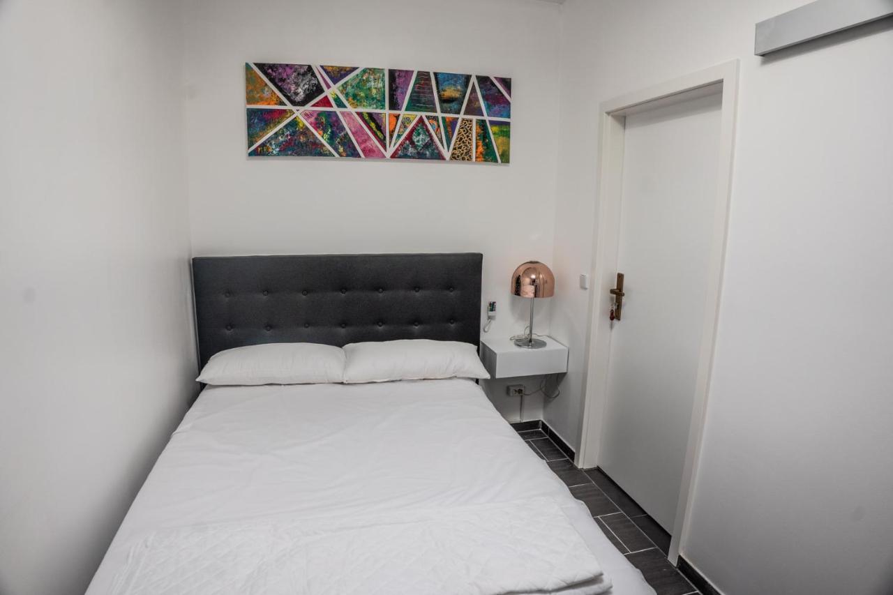 One Way Apartment Berlin Bagian luar foto